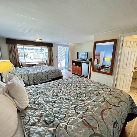 Days Inn By Wyndham - Cape Cod Уэст-Ярмут Экстерьер фото