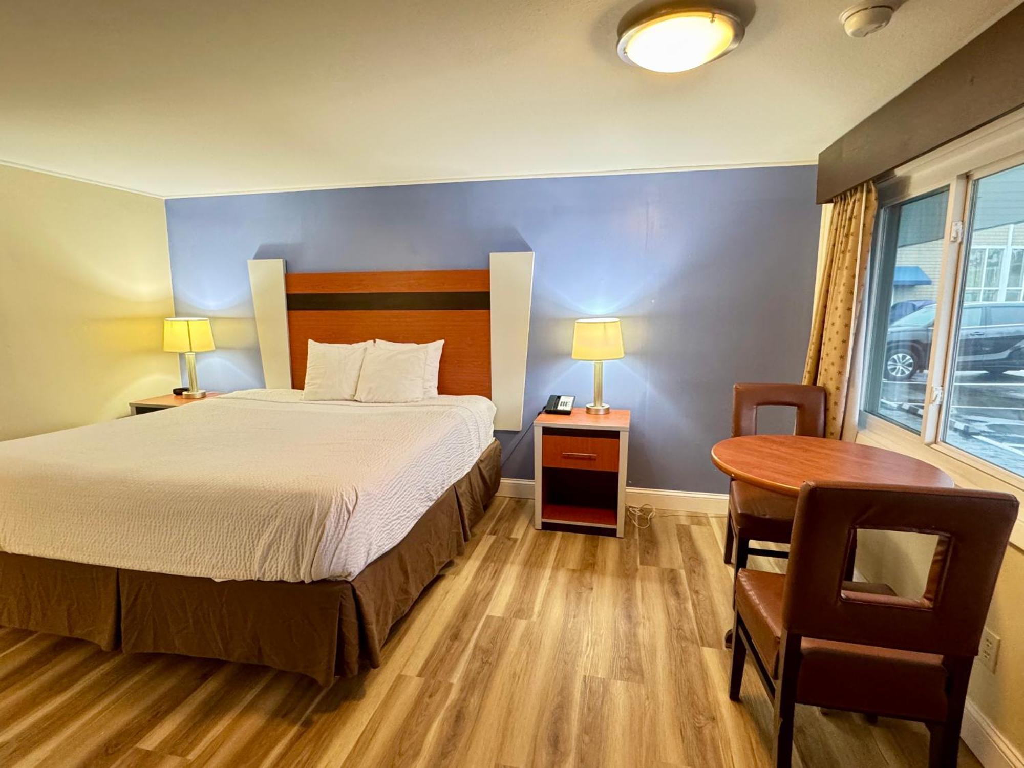 Days Inn By Wyndham - Cape Cod Уэст-Ярмут Экстерьер фото